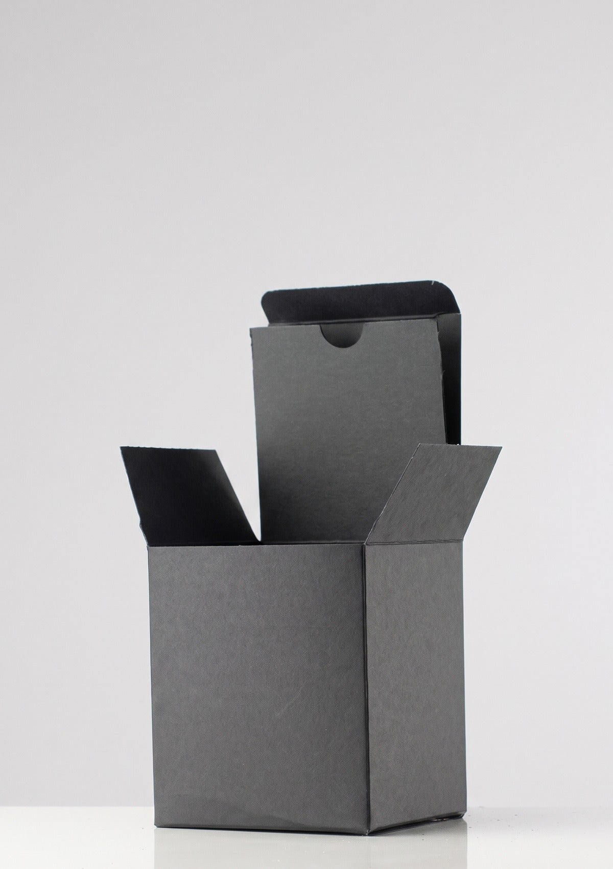 FOLD Xeos Black Matte gift box open with insert